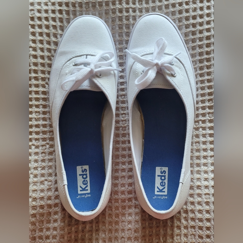 Keds White Canvas Sneakers Classic Casual Style